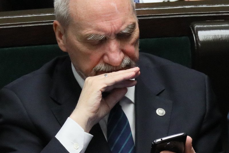 Macierewicz o Misiewiczu w "DGP": był brutalnie atakowany przez WSI.