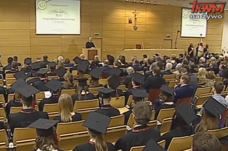 Telewizja Trwam relacjonowała uroczyste rozpoczęcie roku akademickiego na WSKSiM, gdzie studentem został Bartłomiej Misiewicz