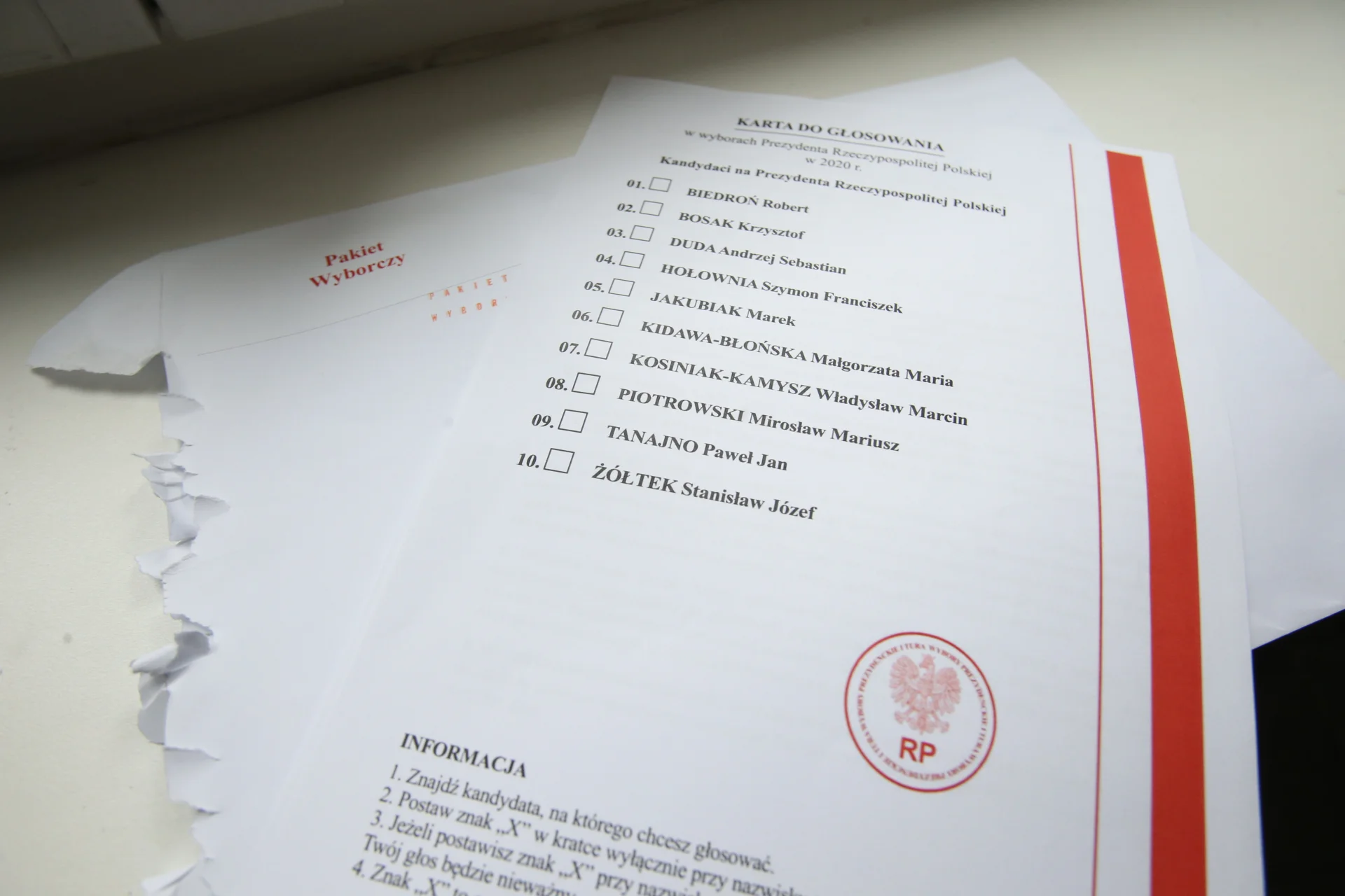 Wzór karty do głosowania w czasie I tury wyborów prezydenckich 28 czerwca 2020. Wybory prezydenckie 2020. Wzór karty do głosowania