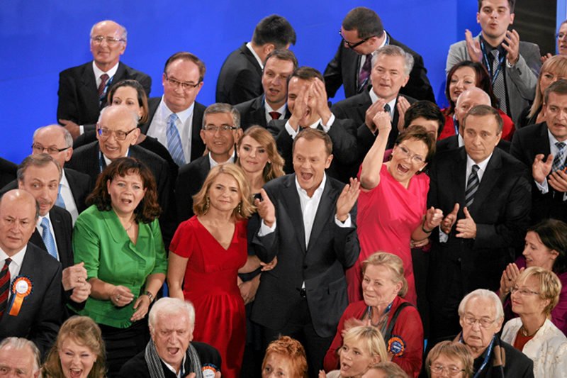 Platforma Obywatelska w sondażach znów przed Prawem i Sprawiedliwości.