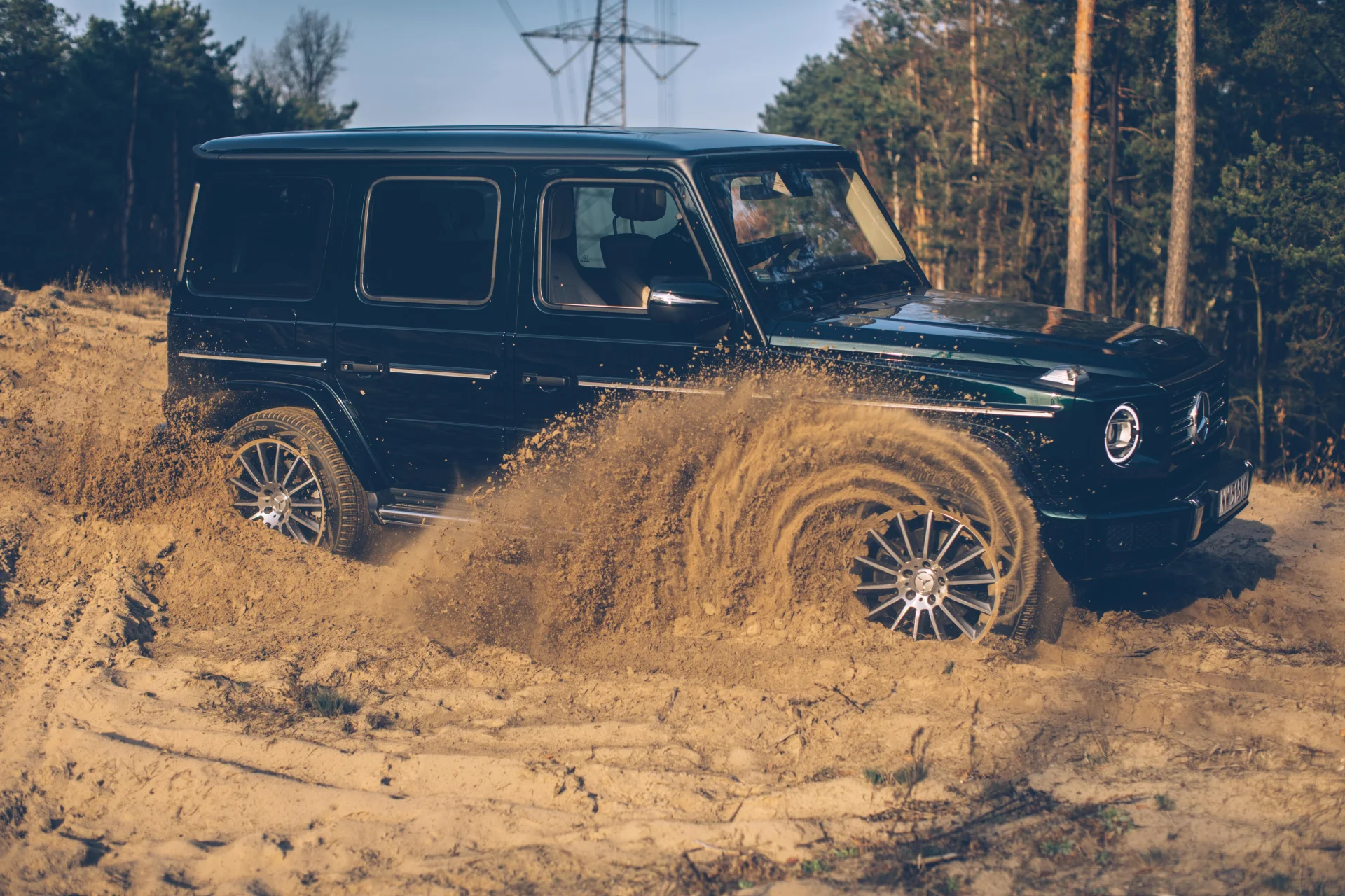 Nowy Mercedes klasy G sprawdzi się i na bulwarze, i... w sumie wszędzie.
