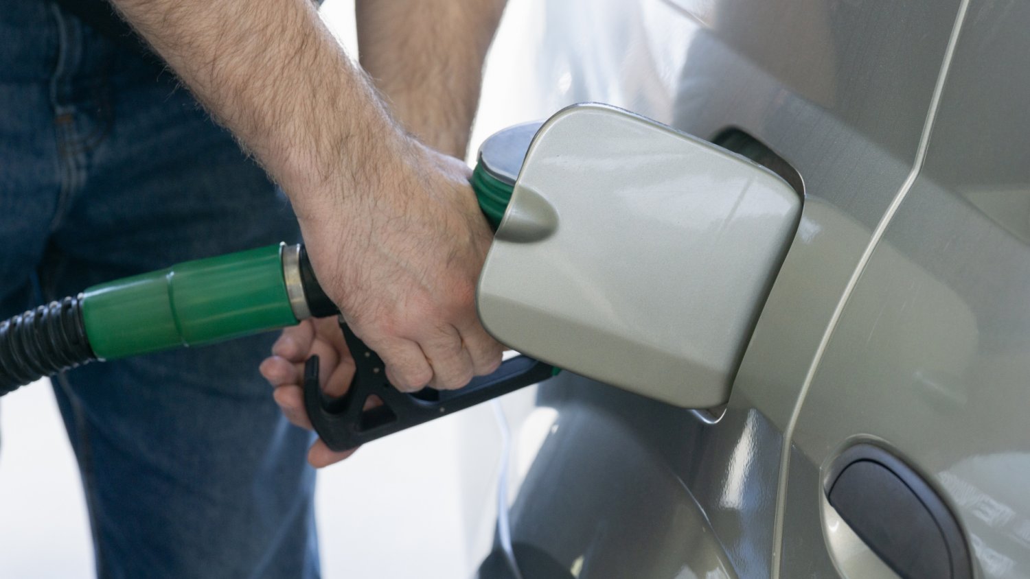 Ceny paliw 16 kwietnia zaskoczą każdego. Taniej na stacjach nie było od marca