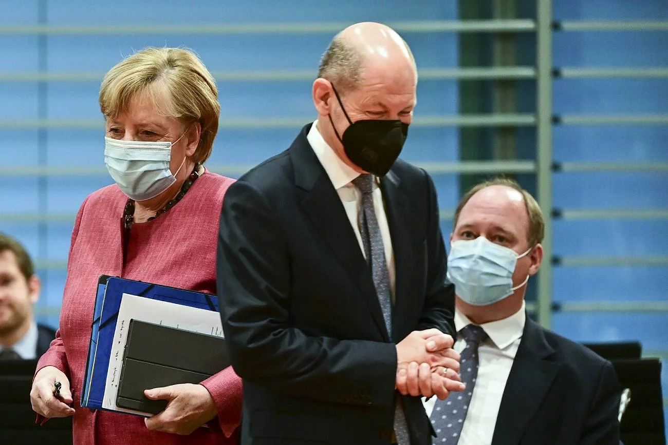 Przyszły kanclerz Niemiec Olaf Scholz miał opowiedzieć się za wprowadzeniem obowiązkowych szczepień przeciw COVID-19. Przyszły kanclerz Niemiec Olaf Scholz miał opowiedzieć się za wprowadzeniem obowiązkowych szczepień przeciw COVID-19.