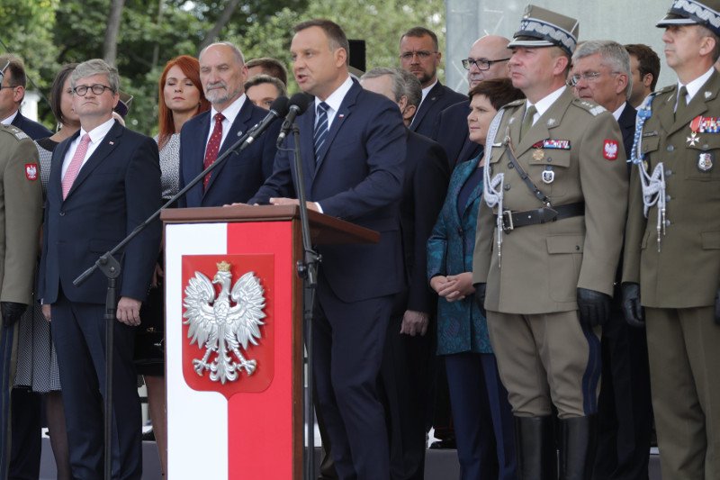 Konflikt między Antonim Macierewiczem i prezydentem Andrzejem Dudą doprowadził do sytuacji, w której przez wiele miesięcy nie przyznano żadnych nominacji generalskich.