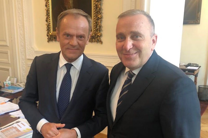 Donald Tusk wspomniał o Grzegorzu Schetynie w swoim przemówieniu, ale w żaden sposób nie wyróżnił w nim lidera PO.