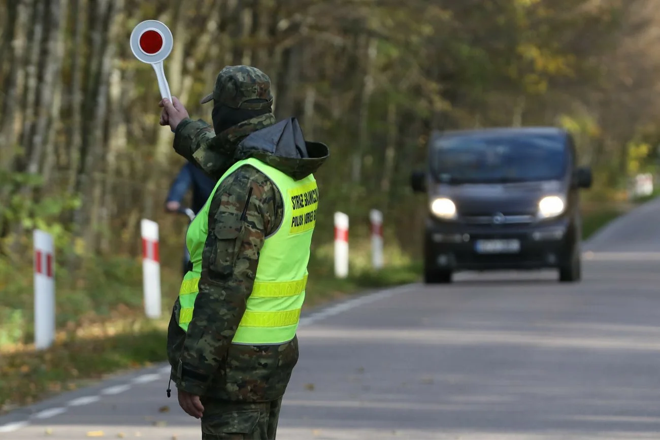 Straż Graniczna: Po stronie białoruskiej jeździ samochód, który odtwarza płacz dzieci.