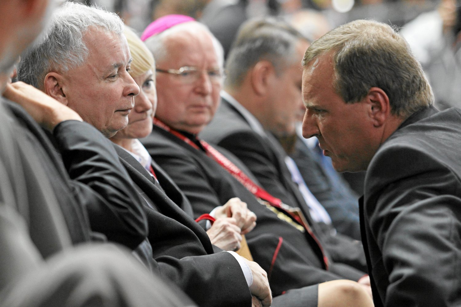 Od kiedy Jacek Kurski otrzymał władzę w TVP, wyniki publicznego nadawcy lecą na łeb na szyję. Najnowsze dane tylko to potwierdzają.