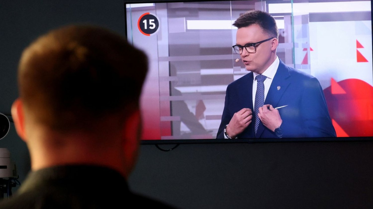Hołownia obrócił się i nagle zaczął mówić po rosyjsku. Nawrocki aż zdębiał. Szymon Hołownia nagle zaczął mówić po rosyjsku. Tak zareagował Nawrocki.