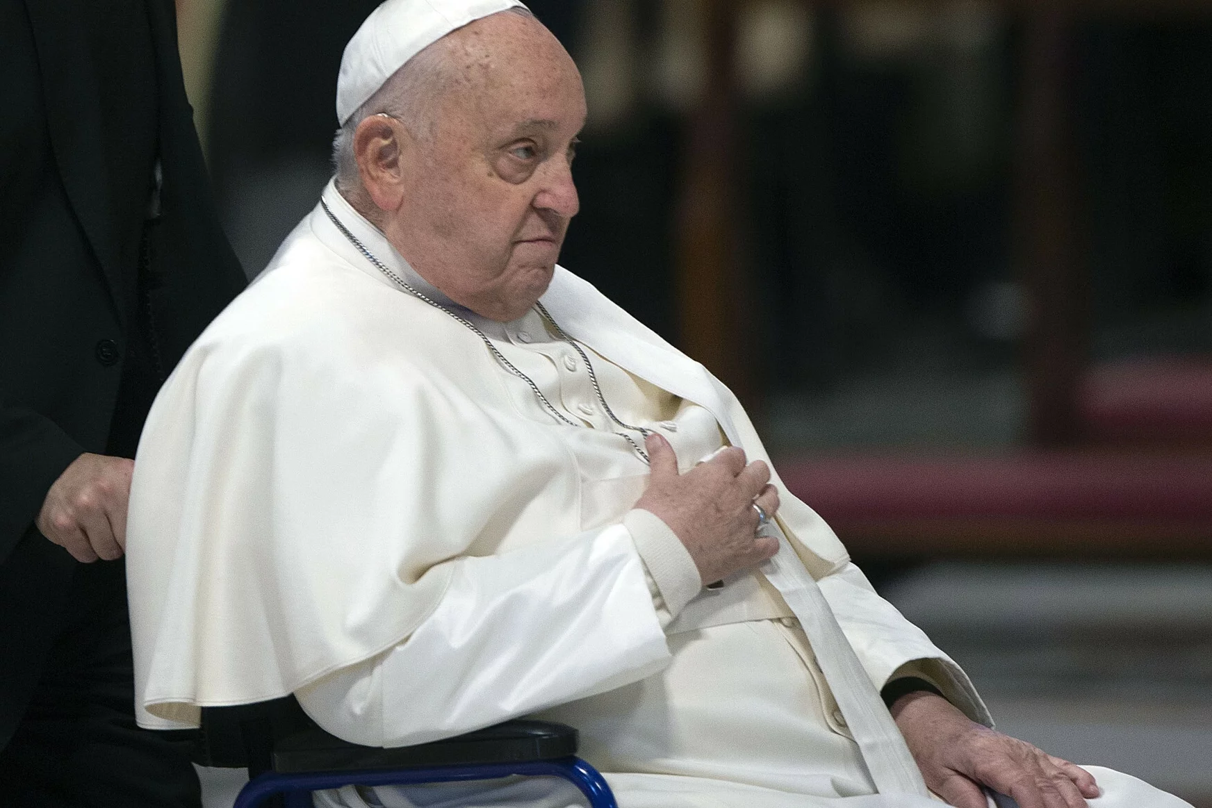 Co się dzieje z papieżem Franciszkiem? Ponownie trafił do szpitala