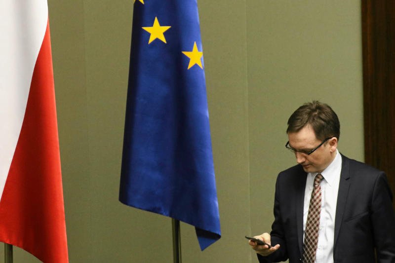 Zbigniew Ziobro robi czystki w polskiej prokuraturze.