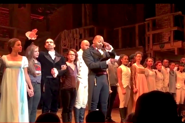 Obsada sztuki "Hamilton" wystosowała apel do Mike'a Pence'a. Wcześniej wiceprezydent został wygwizdany pod teatrem.