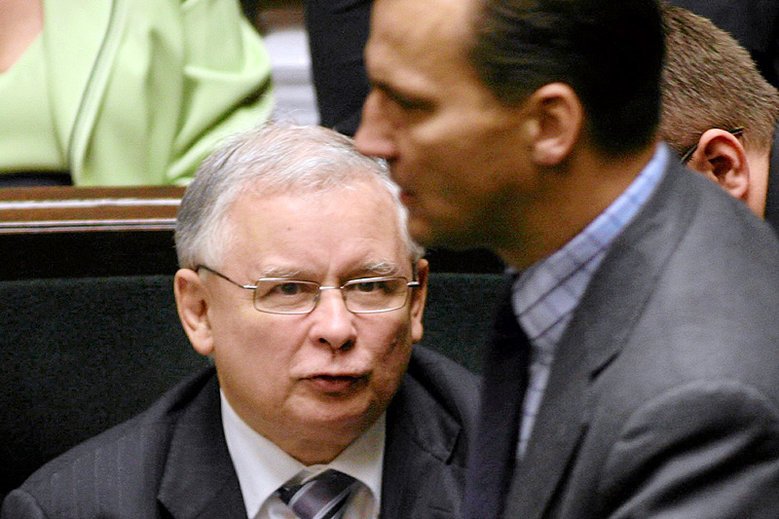 Radosław Sikorski nazwał szefa PiS wrednym dziadygą. To kontra do niedawnych słów w Sejmie Kaczyńskiego, kiedy to nazwał opozycję "zdradzieckimi mordami".