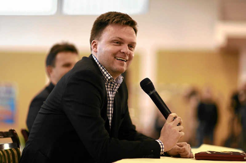 Szymon Hołownia porównuje sprawę prof. Chazana do kłótni o katastrofie smoleńskiej.