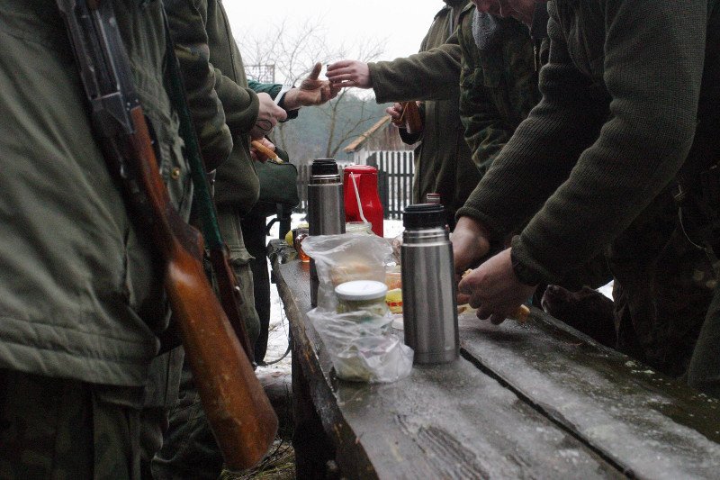 Ksiądz Tomasz Duszkiewicz robi na Podlasiu co chce. Ma możnego protektora, łączy go przyjaźń z samym ministrem Szyszką.