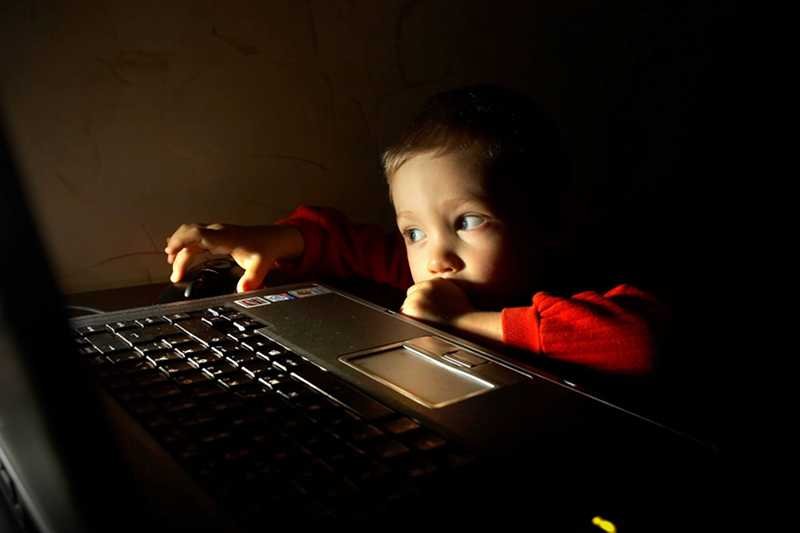 "Dzieci sieci" nie radzą sobie z wyszukiwaniem i analizowaniem informacji.