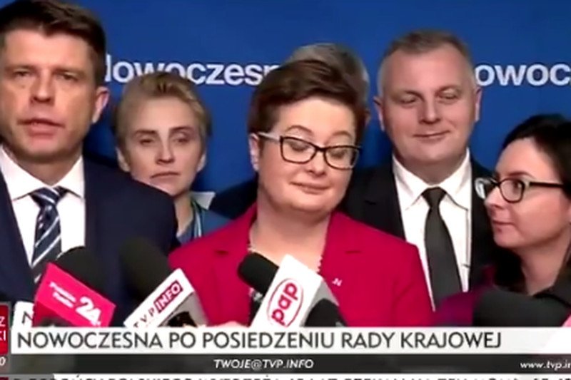 Konferencja prasowa Nowoczesnej, Ryszard Petru nie dopuszcza do głosy Kamili Gasiuk-Pihowicz.