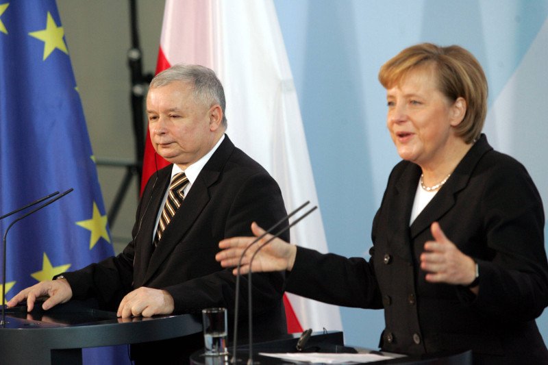 Spotkanie kanclerz Niemiec i prezesa PiS w 2006 roku. Jarosław Kaczyński był wówczas premierem.