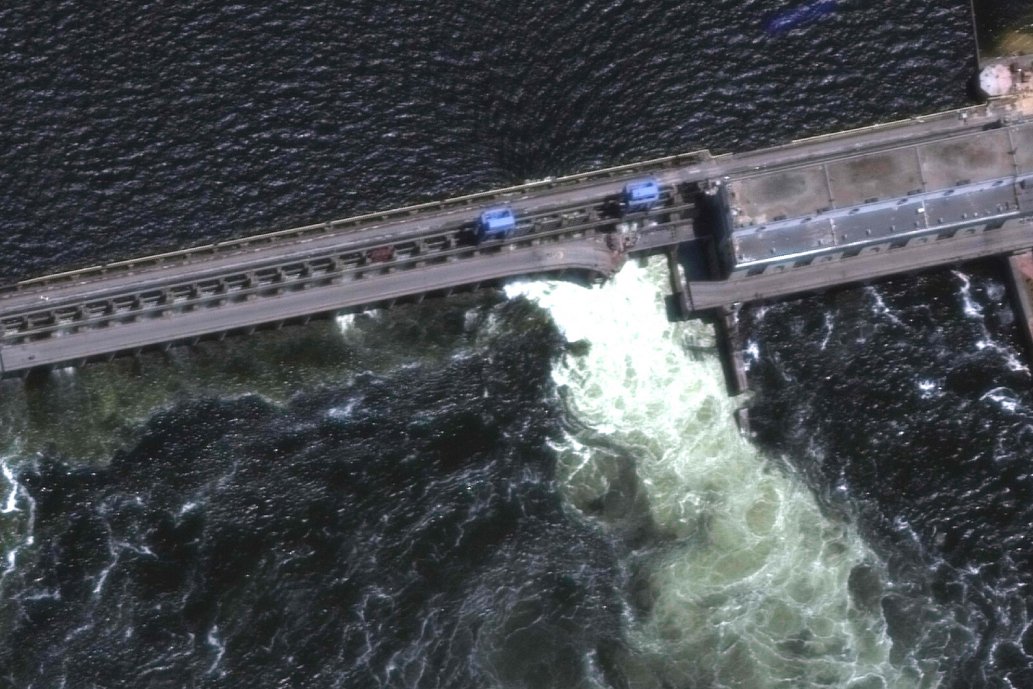 Zapora w Nowej Kachowce wysadzona. Trwa ewakuacja ludności