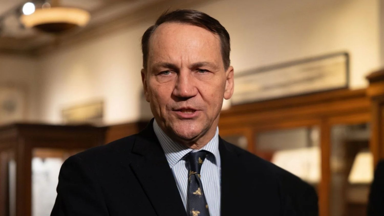 Aż huczy po wecie Nawrockiego. Sikorski grzmi, Kaczyński i PiS klaszczą Radosław Sikorski