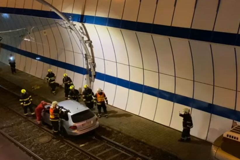 Pijany Polak wjechał na torowisko dla tramwajów