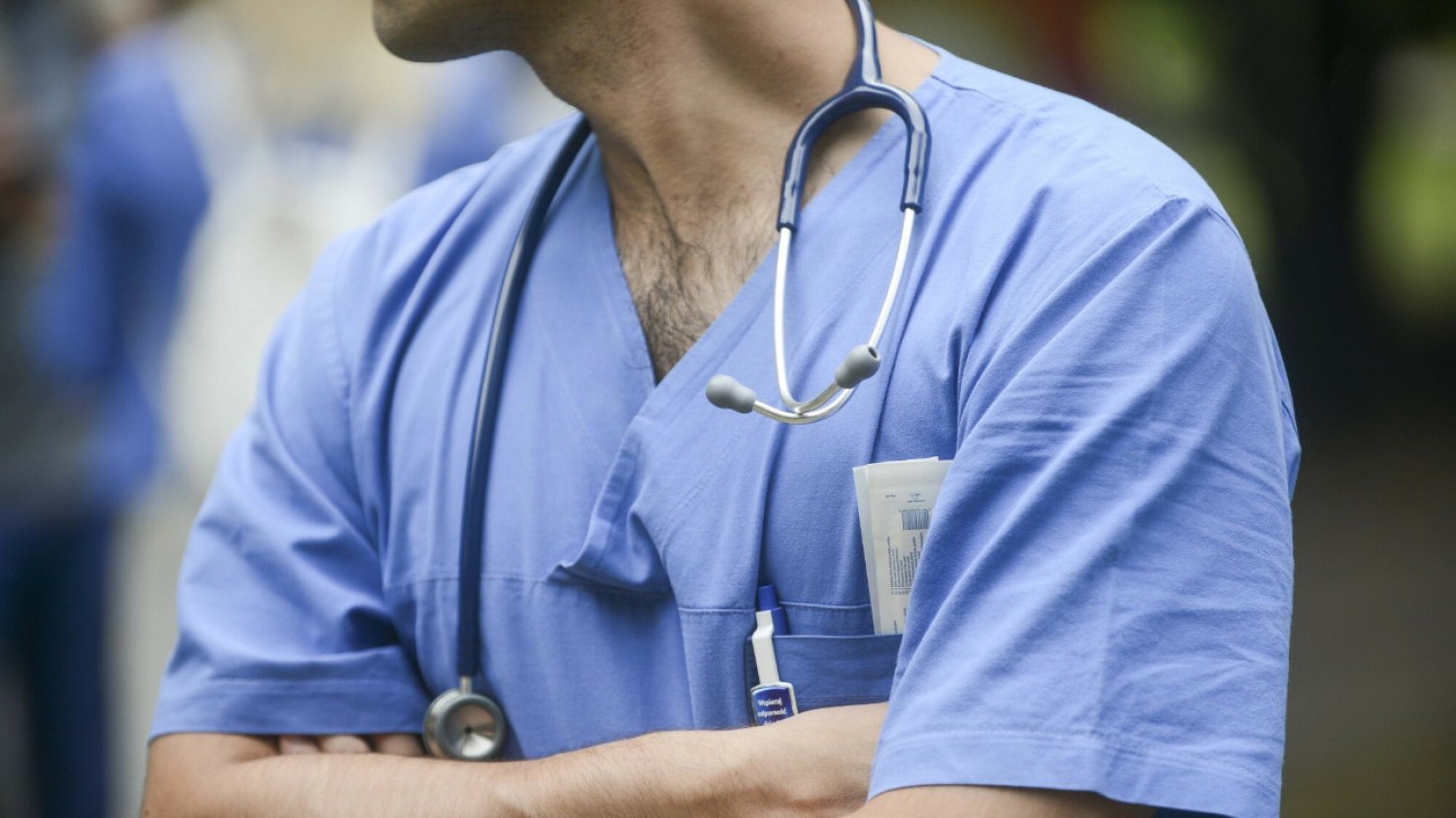 Zamknięta postawa i brak umiejętności właściwej komunikacji u lekarza to większe ryzyko niewłaściwej diagnozy i mniej skutecznego leczenia.
