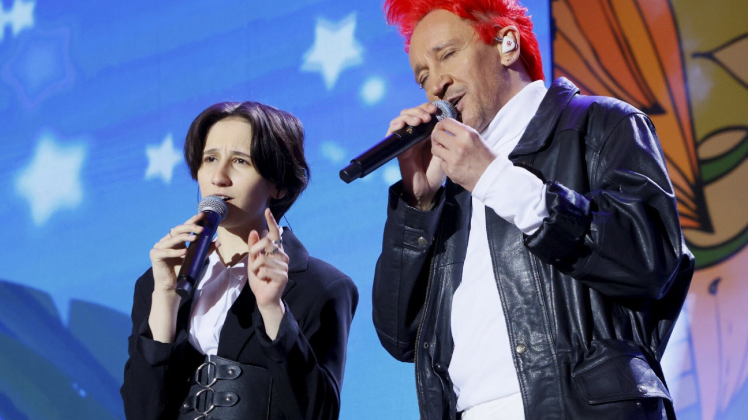 Michał Wiśniewski i Etiennette Wiśniewska razem na scenie.