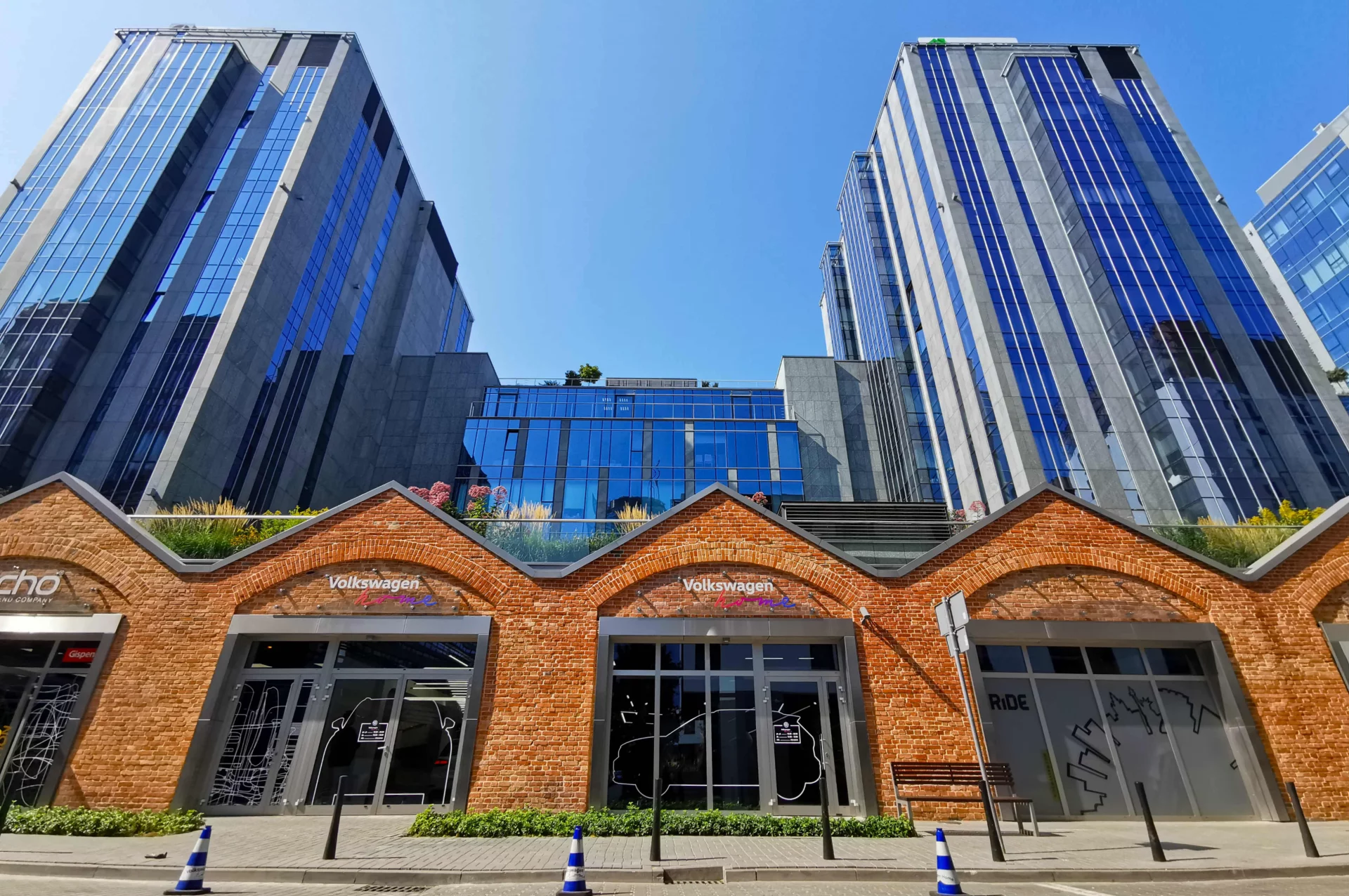 Showroom na warszawskiej ulicy Karolkowej
