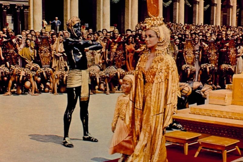 Rządziła połową ówczesnego świata. Była tez ikoną stylu i piękna.