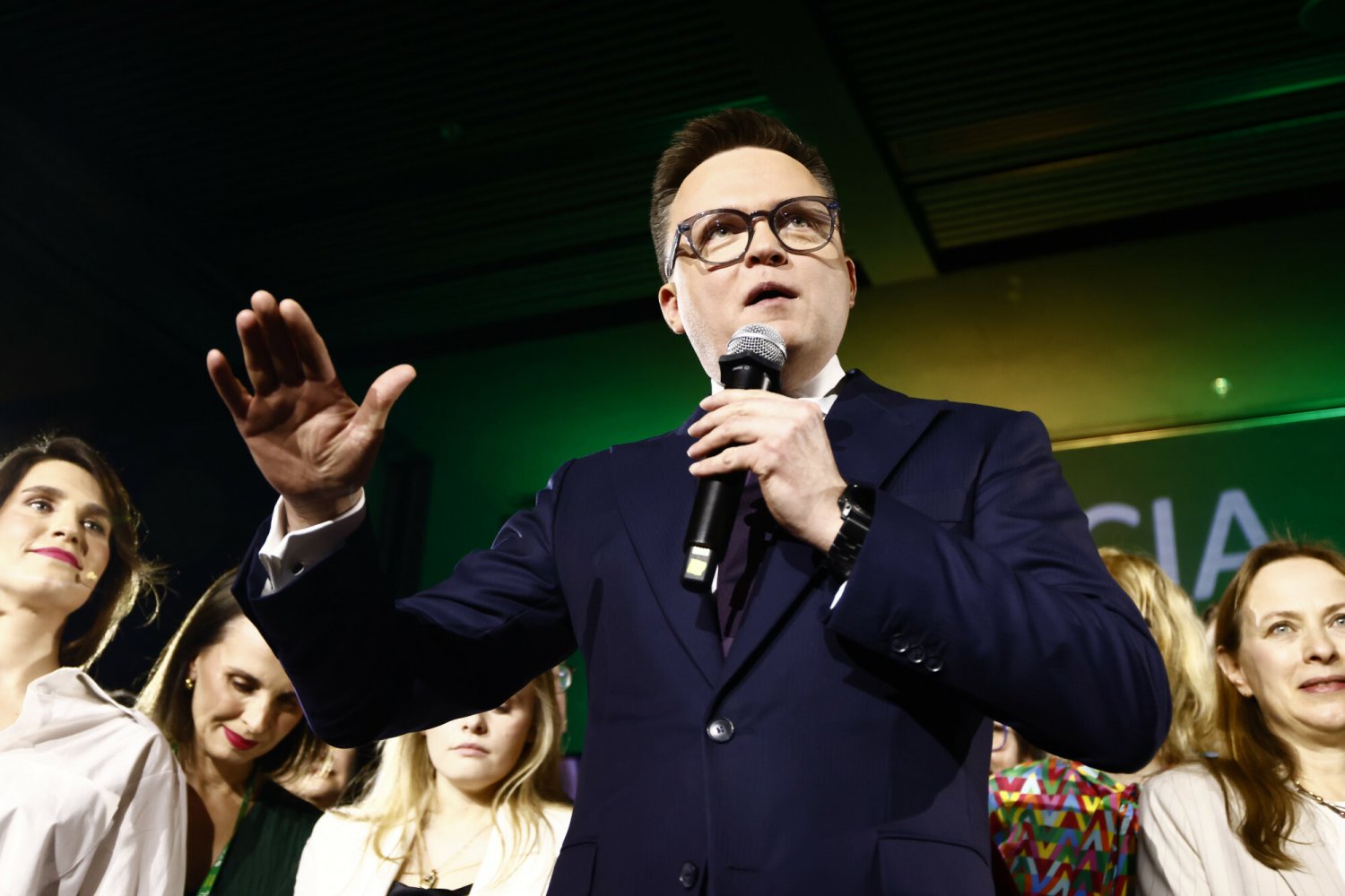 Szymon Hołownia skomentował wynik Trzeciej Drogi w wyborach do Parlamentu Europejskiego. Szymon Hołownia na wieczorze wyborczym Trzeciej Drogi