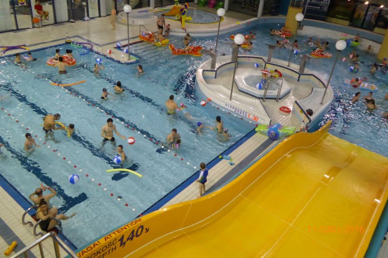 Wodny Park Warszawianka na Mokotowie to najpopularniejszy aquapark w Warszawie. Znajdziemy tu basen olimpijski, baseny rekreacyjne, sauny, pomieszczenia do zabiegów spa i wellness, a także kręgielnie, bilard, siłownię i salę gimnastyczną