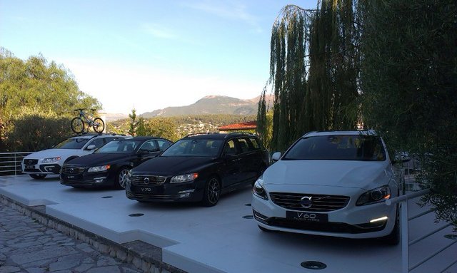 Kierowcy mają okazję spróbować jazdy Volvo nie tylko w dzień, ale też nocą.