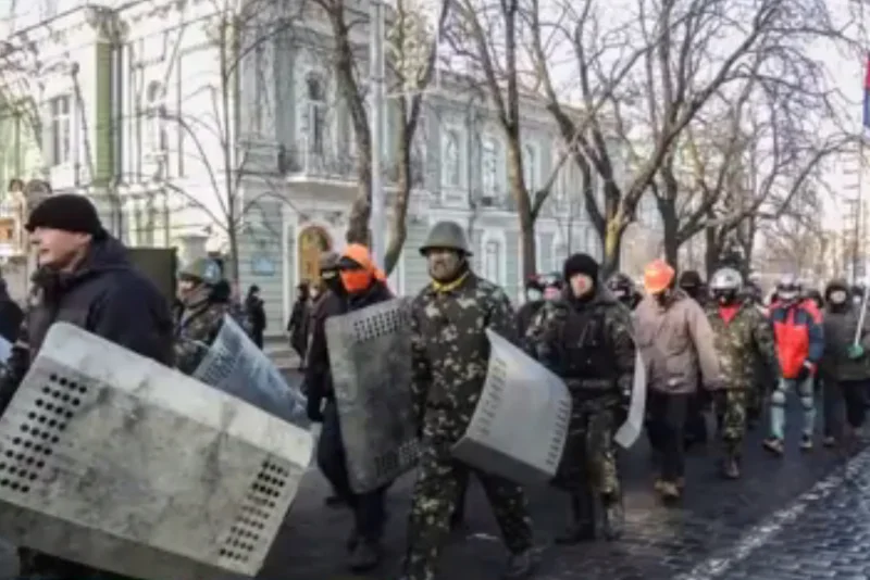 Prawy Sektor na Ukrainie wdał się w konflikt z MSW. Tymczasem Rosjanie zajęli ostatni okręt ukraiński na Krymie