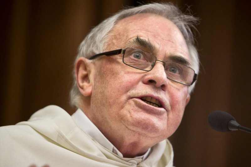 Dominikanin ojciec Ludwik Wiśniewski wytyka Andrzejowi Dudzie hipokryzję w sprawie uchodźców