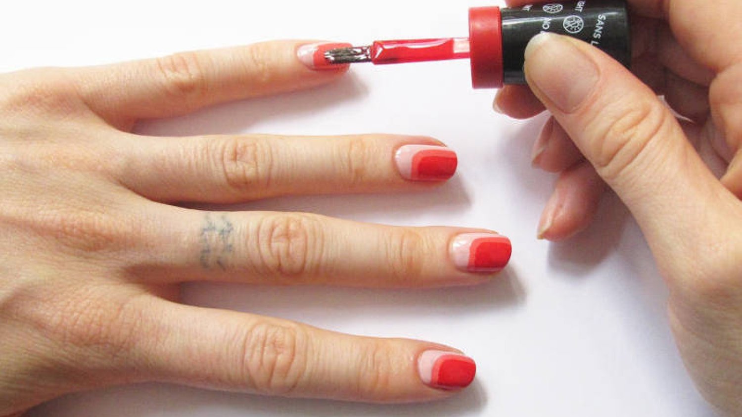 Najnowsza propozycja manikiuru żelowego od Sally Hansen