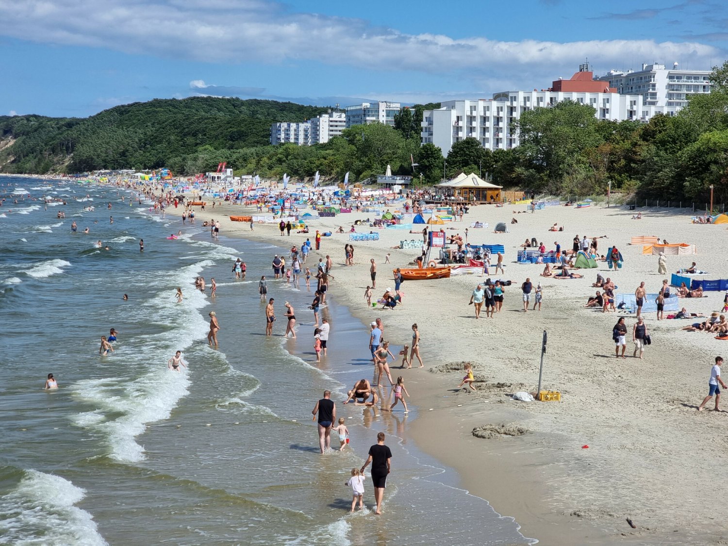 Pięknie umiejscowiona jest m.in. plaża w Międzyzdrojach.