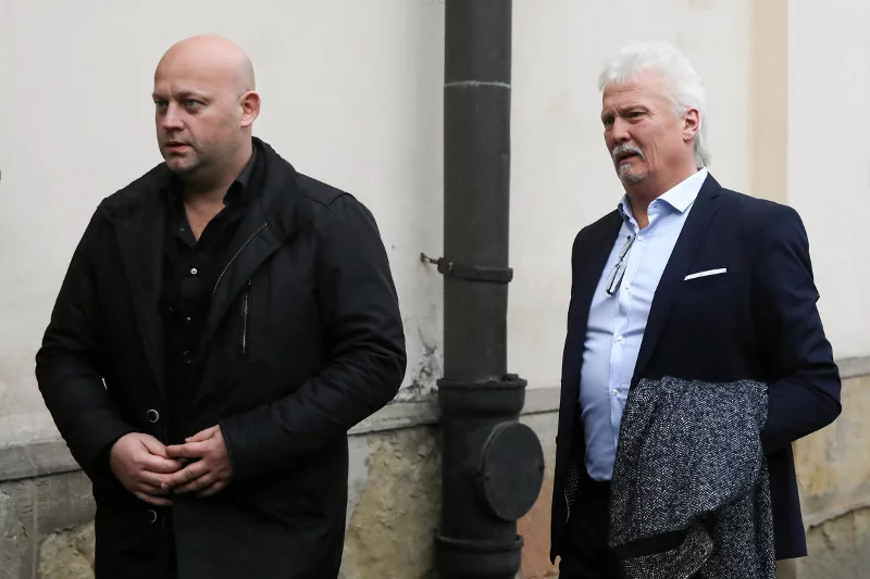 Adam Pietrowski oraz Mats Hartling ciągle walczą o Wisłę Kraków.