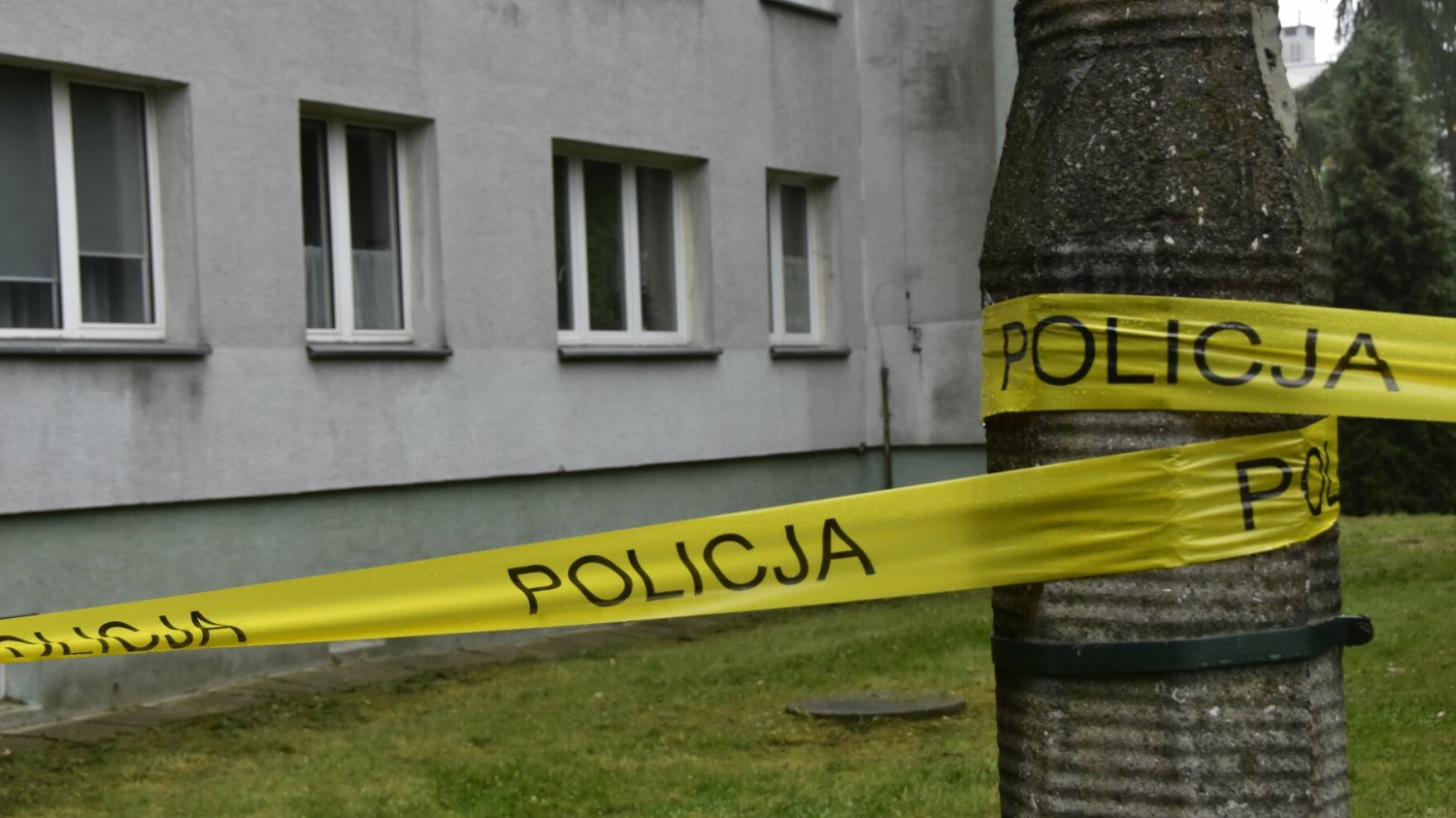 W jednym z mieszkań w Piastowie odkryto zwłoki małego dziecka.