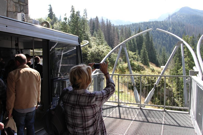 W niedzielę wieczorem awarii uległa kolejka na Kasprowy i setki turystów zostało uwięzionych na szczycie.