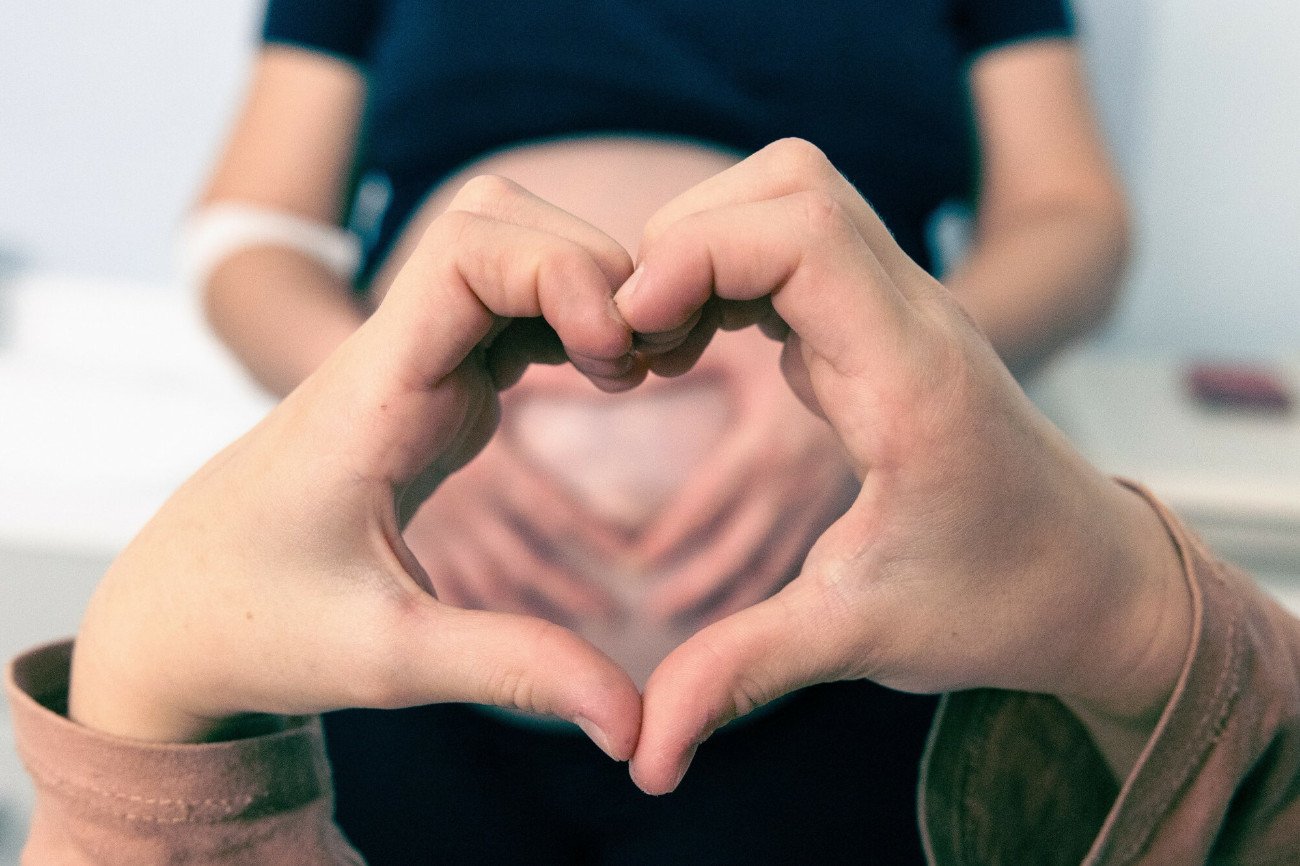 Niepłodność dotyka i kobiet, i mężczyzn, a droga do rodzicielstwa często nie jest łatwa.