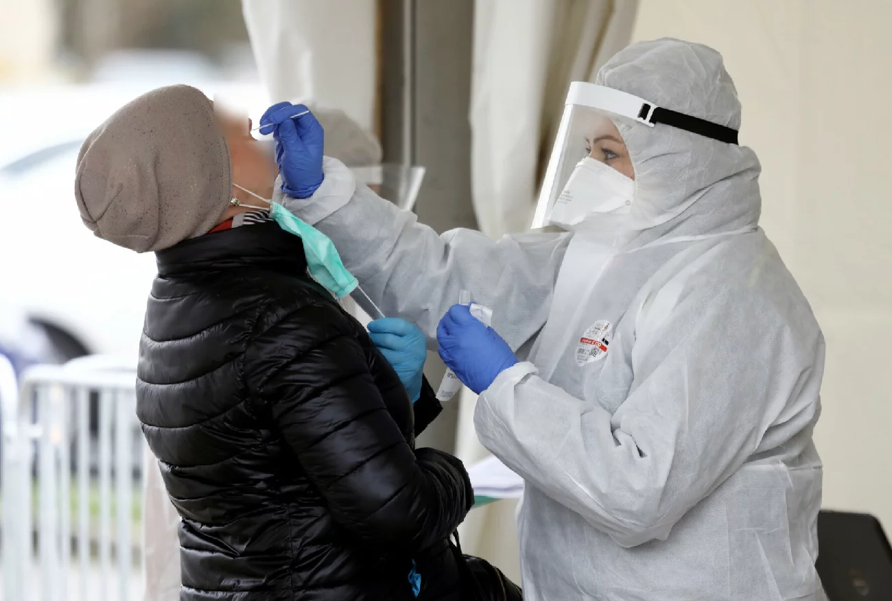 Darmowe testy na koronawirusa w aptekach. Materiały dotarły tylko do 70 placówek
