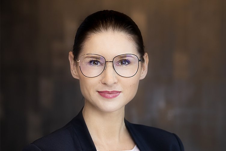 O trendach na rynku deweloperskim, rosnącym popycie na mieszkania w segmencie premium i oczekiwaniach klientów inwestycyjnych rozmawiamy z Ewą Załęgowską-Boguszewicz, dyrektor sprzedaży Warszawa Moderna Holding