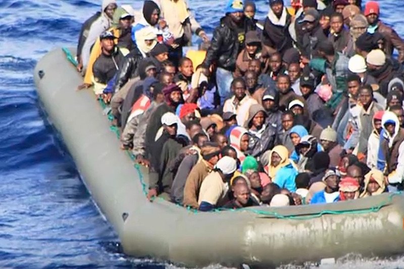 Muzułmańscy imigranci płynący do Europy zagrożeniem dla chrześcijańskich wartości?