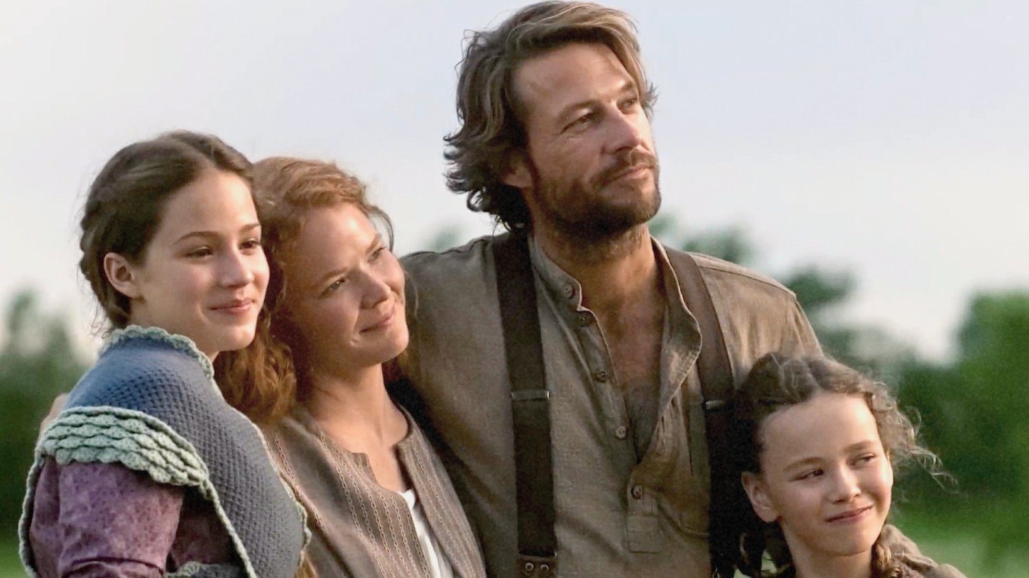 Alice Halsey, Luke Bracey, Crosby Fitzgerald i Skywalker Hughes w serialu "Domek na prerii" Netflixa