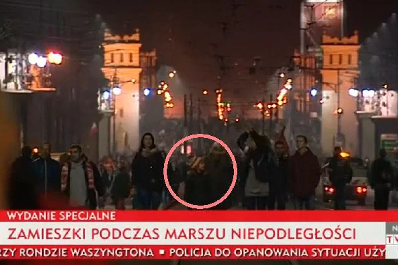 Część uczestników "Marszu Niepodległości" nie obawiała się zabrać w to miejsce swoich dzieci.