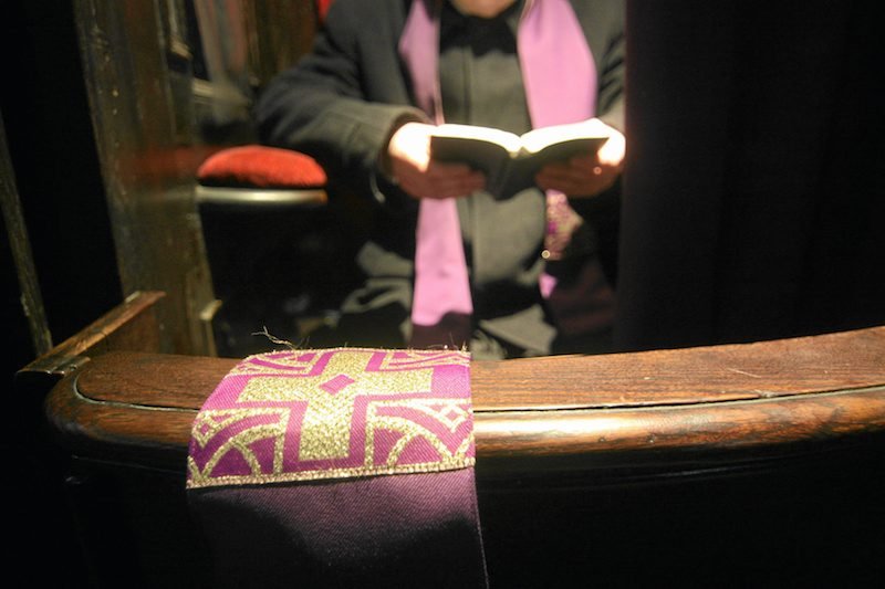 Według księdza Kneblewskiego szatan pomaga konkubinatom. Kościół takich metod pracy diabła nie zna.