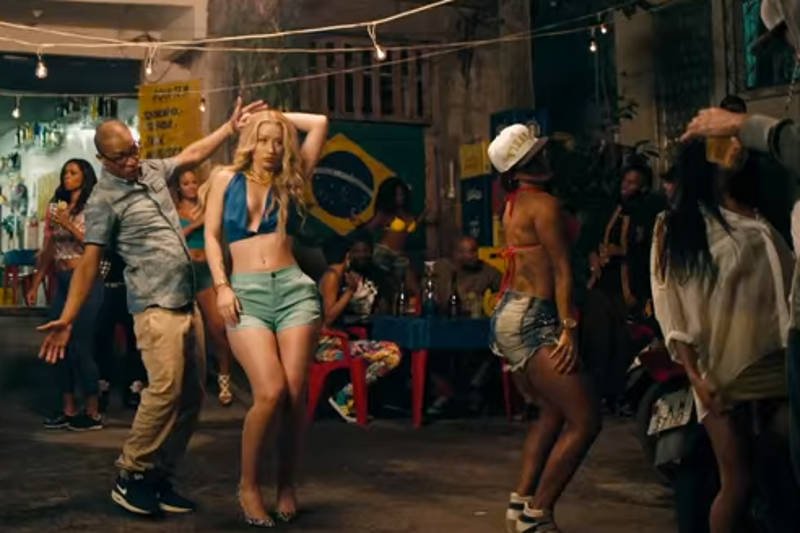 Iggy Azalea, naturalnie kobieca czy poprawiona ręką chirurga?