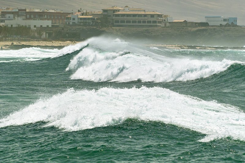 Na Hawajach władze wydały ostrzeżenie przed tsunami, spowodowane sobotnim trzęsieniem ziemi u wybrzeży Kanady.