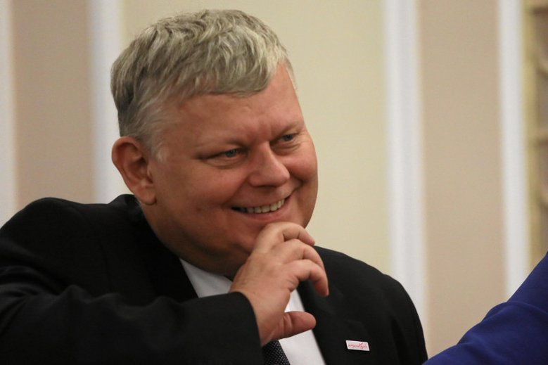 Marek Suski wrzucił na Twittera homofobiczne zdjęcie z Grzegorzem Schetyną.