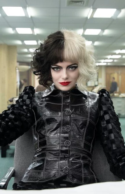 Emma Stone jako "Cruella".