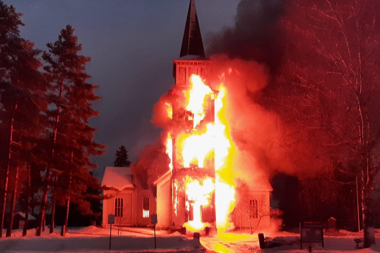 W Finlandii doszło do pożaru kościoła wraz z wiernymi w środku.